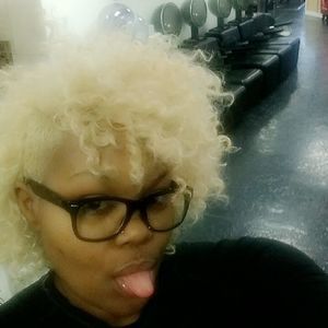 Meet your Posher, Latoya